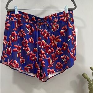 Athleta Crossroads Floral Shorts, Size XL, NWT
